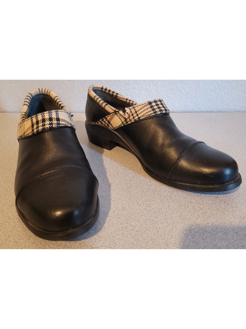 ARIAT ATS WOMEN'S LEATHER SLIP ON SHOES W/TRIM, SIZE 6 1/2 B